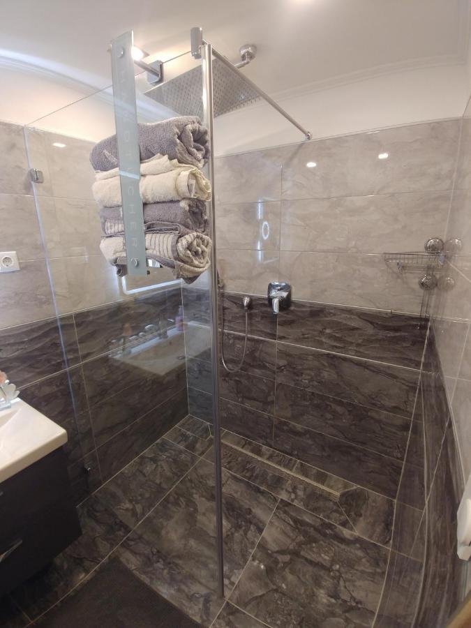 Apartman Speranza Ровінь Екстер'єр фото