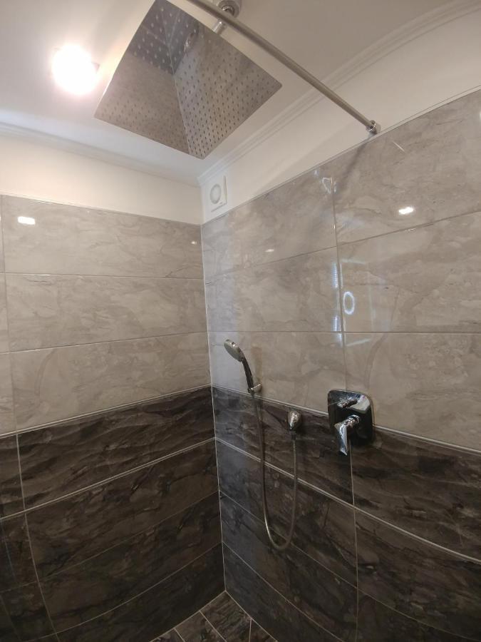 Apartman Speranza Ровінь Екстер'єр фото